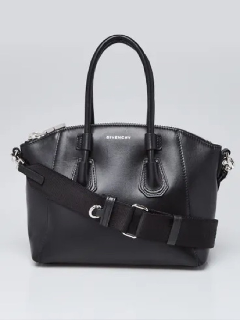 Givenchy Black Leather Antigona Sport Mini Bag w dust bag and all original tags